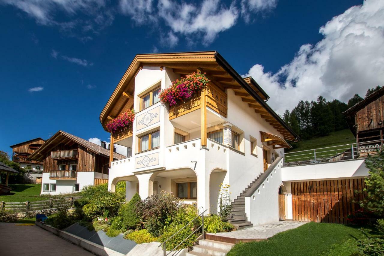 Apart-hotel Vilin San Cassiano (Badia)